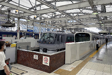 416093 B