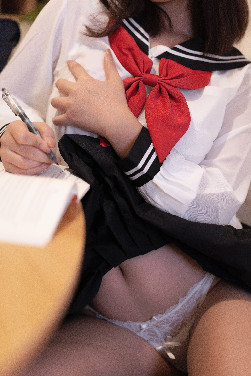 1104499 B
